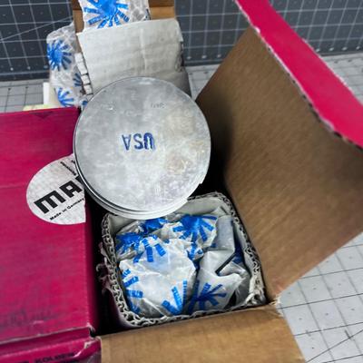 ( 4) 1972 to 1980 Mercedes Benz Pistons, NEW 