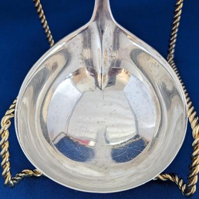 Wood & Hughes Sterling silver Soup / Punch ladle Retailed by Henry Silverthorn Lynchburg, VA