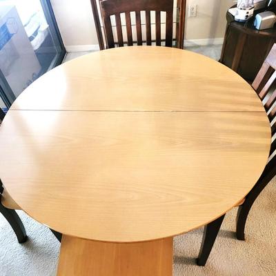 Wood Dinning Table With 4 Chairs