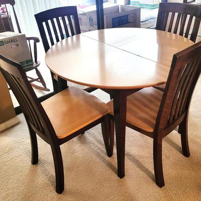 Wood Dinning Table With 4 Chairs