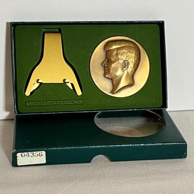 JOHN F. KENNEDY Center For The Performing Arts Medal 1971