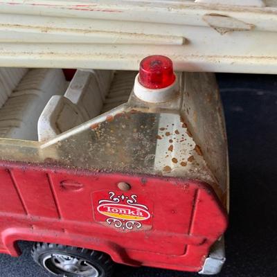 Vintage Tonka Hook & Ladder Fire Truck