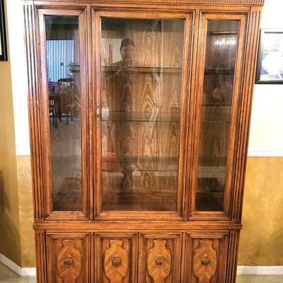 1 Piece Thomasville Lighted Display China Cabinet