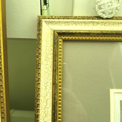 2 Pieces of Wall Decor