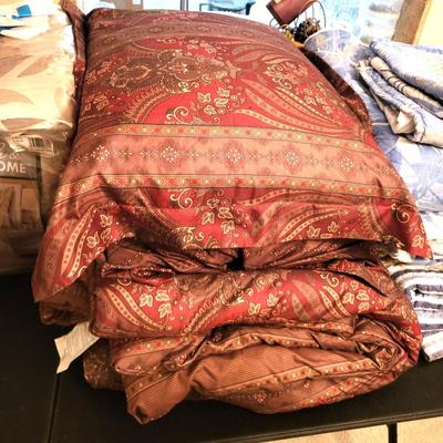 Quilt/Bedding Lot, Mostly Queen