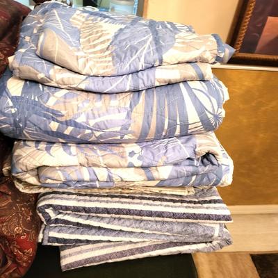 Quilt/Bedding Lot, Mostly Queen