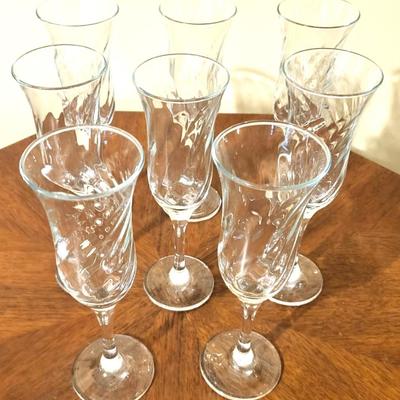 8 Wine Glasses