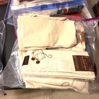 Table Linen Lot