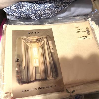 Table Linen Lot