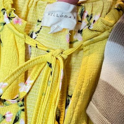 10 Piece Mixed Lot Contemporary Women's Tops Sz SM
