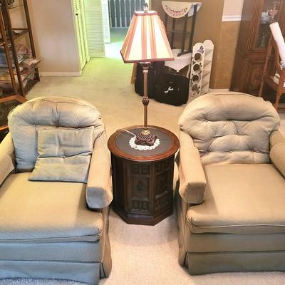 2 Green Chairs with Side Table and Lamp