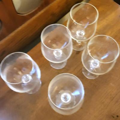 5 Claudia Water Goblets