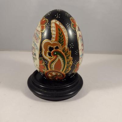 Porcelain 'Egg' with Hand Painted Asian Design
