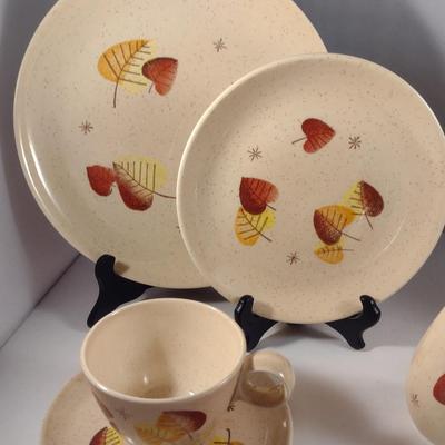 Vintage Vernon's Dinnerware- Sherwood Pattern- Approx 42 Pieces