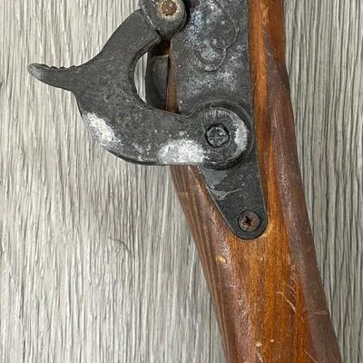 Parris, Savannah, TN 38372 1960s Freedom Rifle Toy