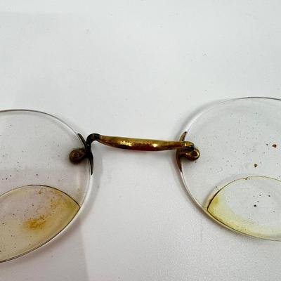 1272 Pair of Vintage 1/10 12Karat Gold Fill Glasses