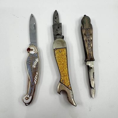 1279 Womenâ€™s Pocket Knife Lot