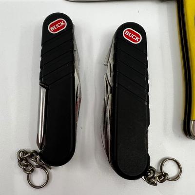 1284 Vintage Buck Pocket Knives