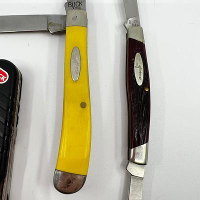 1284 Vintage Buck Pocket Knives