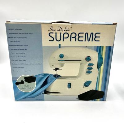 Sew Dâ€™Lite Supreme Small Sewing Machine