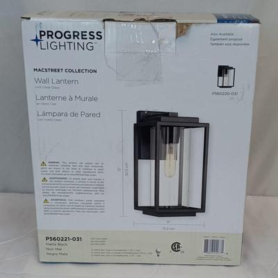 Brand New Progress Lighting Wall Lantern