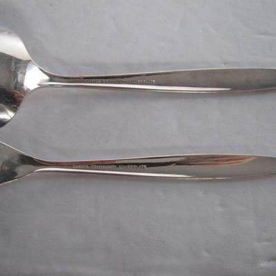 Vintage Gentle Rose Pattern, Oneida Silverplate Service for 8 Plus 8 Serving Pieces, Nice