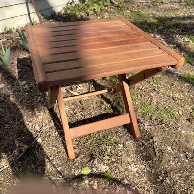 O 1123 Folding Teak Table