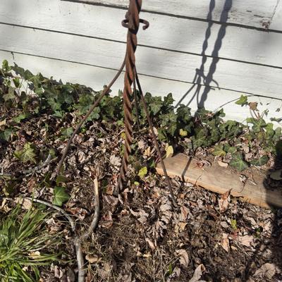 O 1124 Antique Lightening Rod With Mounting Bracket