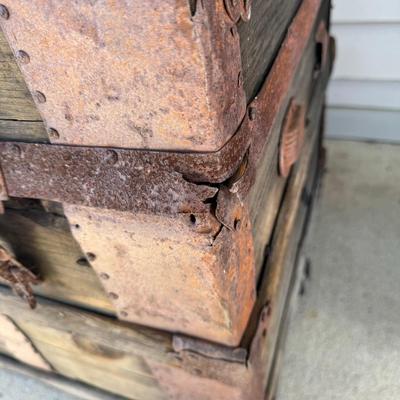 O 1135 Vintage Dome Top Trunk