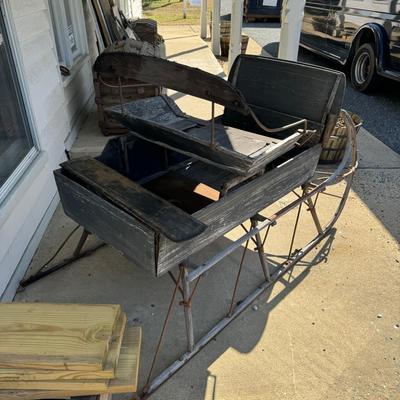 O 1136 Antique Sleigh