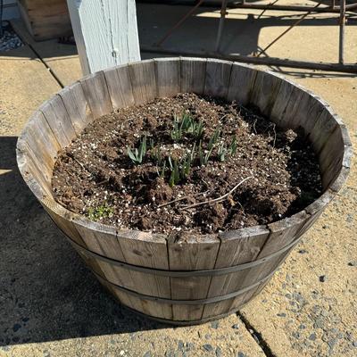O 1137 Wine Barrel Planters
