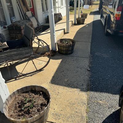 O 1140 Wine Barrel Planters
