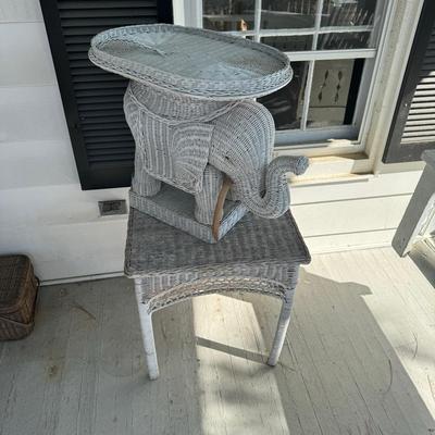 H1143 White Wicker Elephant and End Table