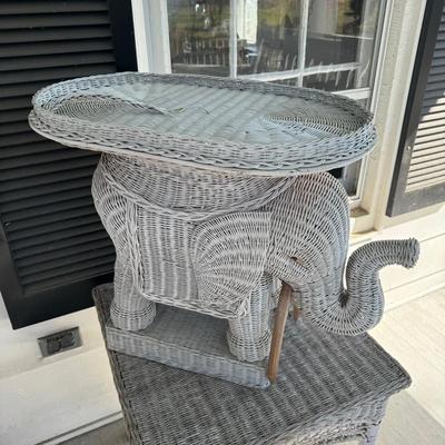 H1143 White Wicker Elephant and End Table
