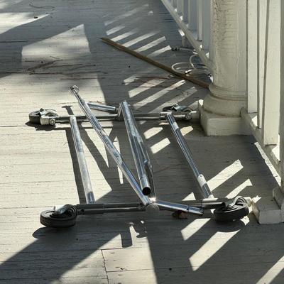 O 1145 Metal Clothing Rolling Rack