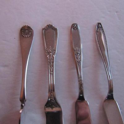 4 Antique Silverplate Fancy Butter Knife/Spreaders