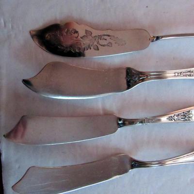 4 Antique Silverplate Fancy Butter Knife/Spreaders