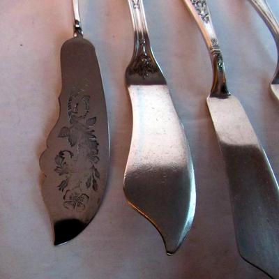 4 Antique Silverplate Fancy Butter Knife/Spreaders