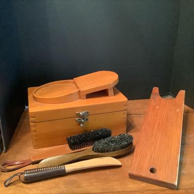 1015 Duluth Shoe Polish Box with Pine Wooden Boot Jack and Brushes