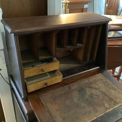 1070 Antique Victorian Walnut Desk with Chair