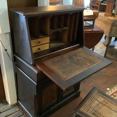 1070 Antique Victorian Walnut Desk with Chair
