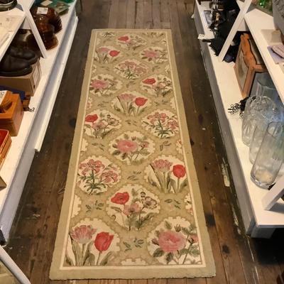1071 Vintage Hooked Floral rug