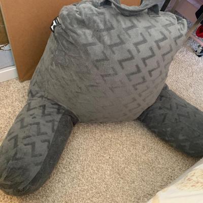 X Lounge Reading Pillow
