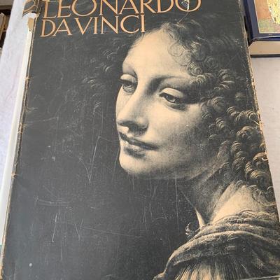 Leonardo DaVinci art book 14" tall