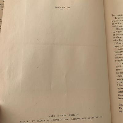 Leonardo DaVinci art book 14" tall