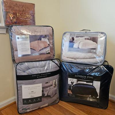 London Fog, Social Standards King Size Comforters and More (GB-DW)