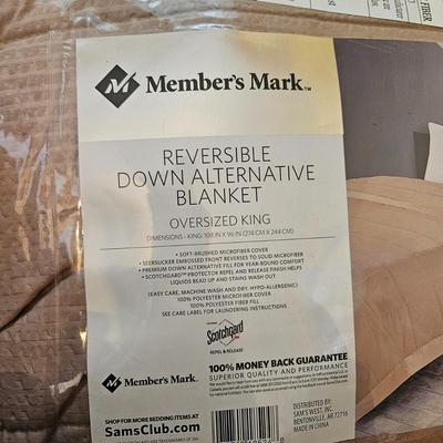 London Fog, Social Standards King Size Comforters and More (GB-DW)