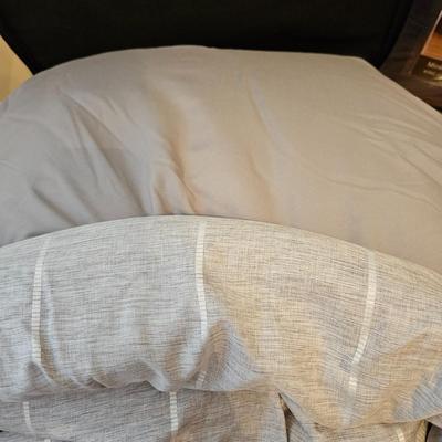 London Fog, Social Standards King Size Comforters and More (GB-DW)