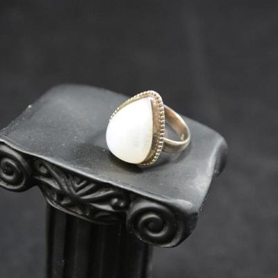Beautiful 925 Sterling Moonstone Ring Size 6