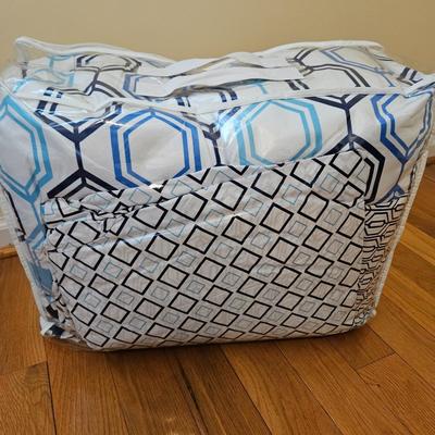 Lenox and Home Accents King Size Bedding (GB-DW)